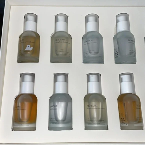 Mixsoon Presskit Set Sampler Kit 14 1oz bottles of Essence Body Mist Fragrance